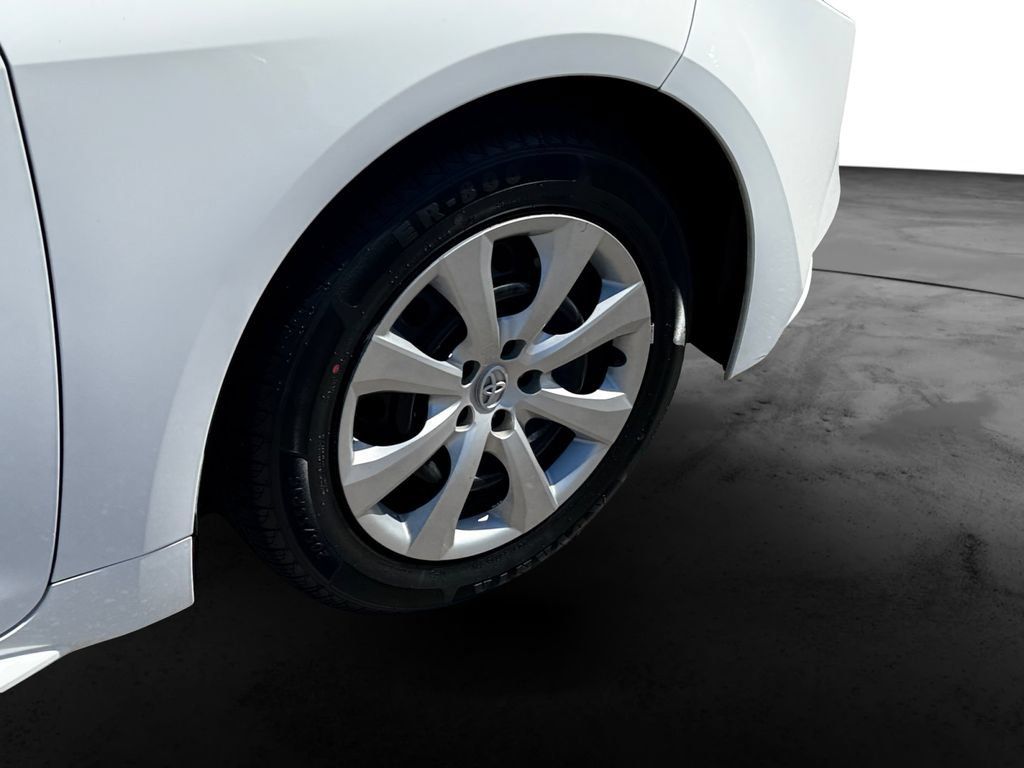 Used 2024 Toyota Corolla LE FWD image 11