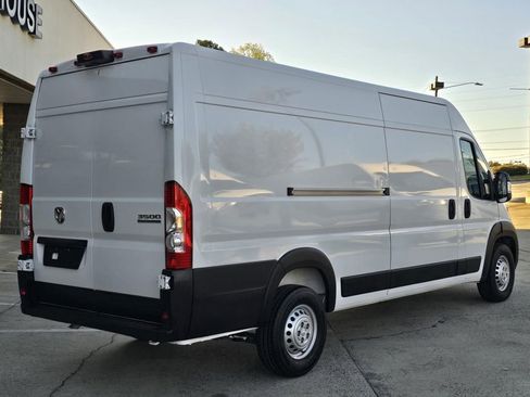 Used 2025 RAM ProMaster 3500 w/ Convenience Group image 4