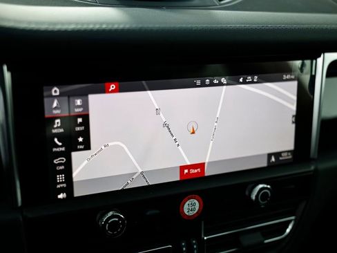 New 2026 Porsche Macan image 40