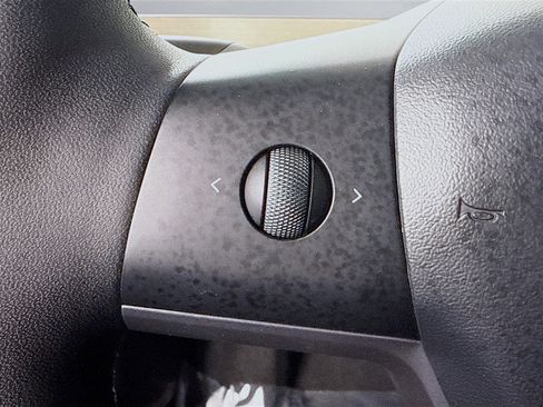 Used 2021 Tesla Model 3 Standard Range Plus image 14