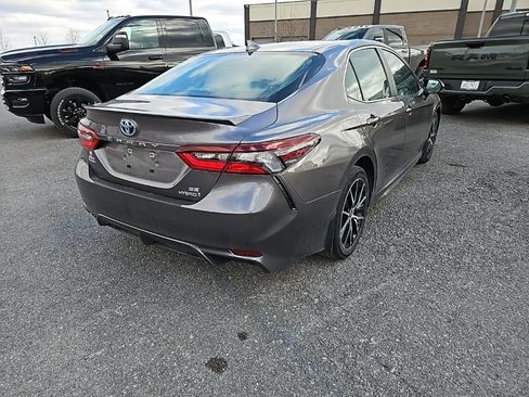 Used 2024 Toyota Camry SE image 7