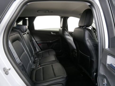 Certified 2025 Ford Escape Platinum image 12