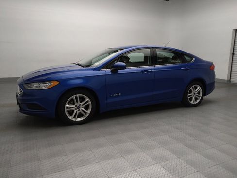 Used 2018 Ford Fusion S image 2