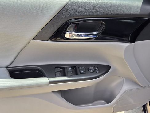 Certified 2017 Honda Accord LX image 16
