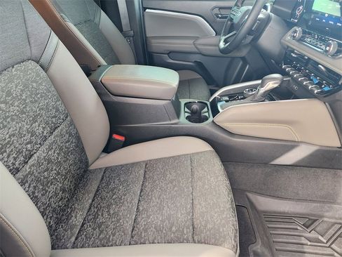 Certified 2024 Chevrolet Colorado ZR2 w/ Safety Package image 15