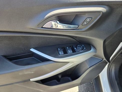 Used 2024 Chevrolet Trax LS w/ LS Convenience Package FWD image 18