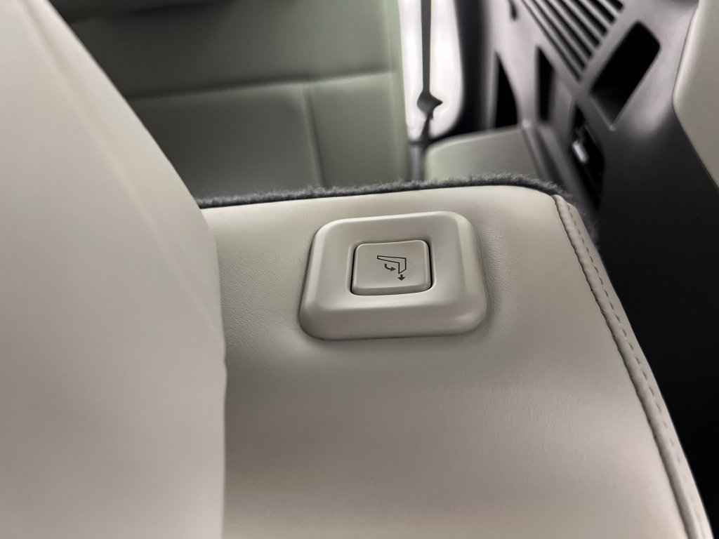 Used 2025 Hyundai Santa Fe SEL FWD image 19