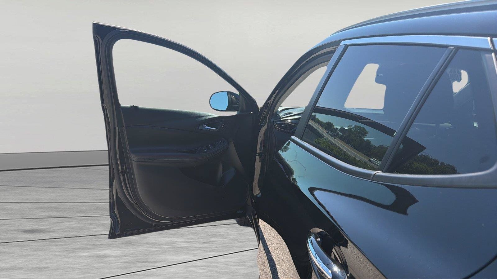 Used 2023 Buick Encore GX Select AWD/4WD image 15