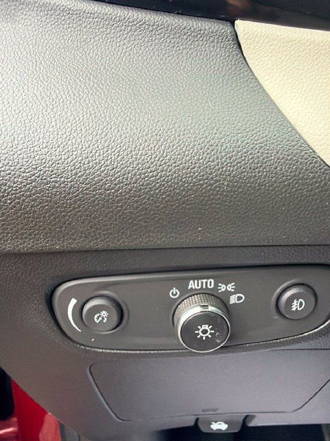 Used 2021 Buick Encore GX Select w/ Sport Touring Package AWD/4WD image 22