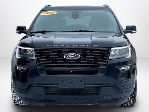 Used 2019 Ford Explorer Sport image 2