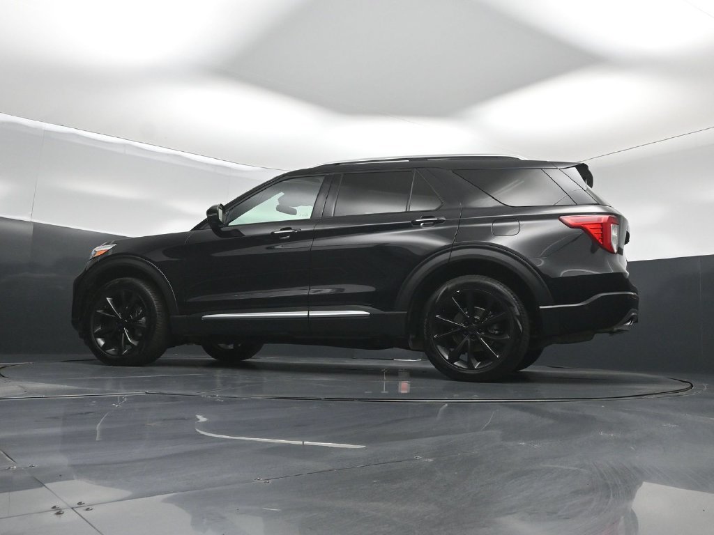 Used 2022 Ford Explorer Platinum w/ Equipment Group 601A AWD/4WD image 53