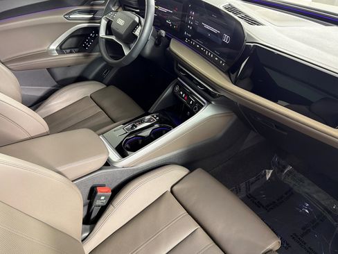 Used 2025 Audi Q5 Premium Plus w/ Premium Plus image 15