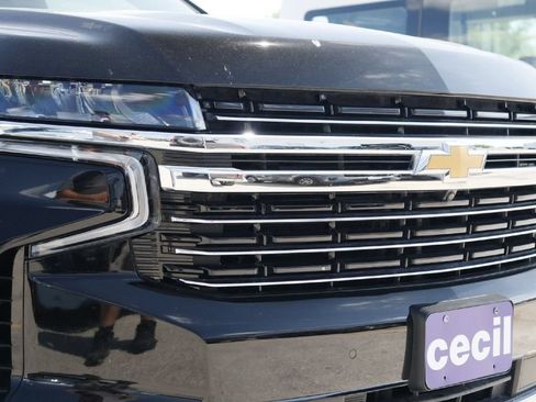 Used 2021 Chevrolet Tahoe LT w/ LT Signature Plus Package RWD image 3