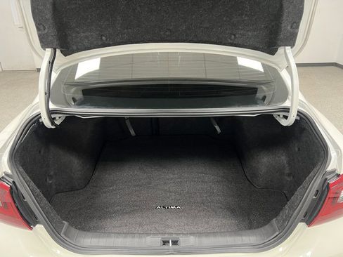 Used 2017 Nissan Altima 2.5 SR w/ Midnight Edition Package image 42