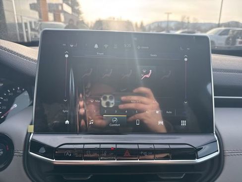 New 2026 Jeep Compass Limited image 19