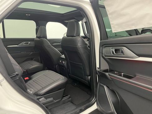 New 2026 Ford Explorer ST-Line w/ ST-Line Street Pack image 32