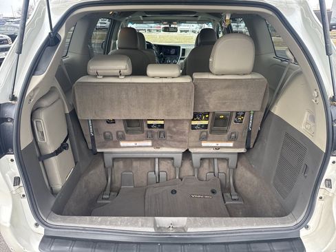 Used 2016 Toyota Sienna XLE image 23