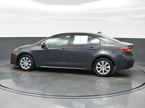 Used 2024 Toyota Corolla LE image 3