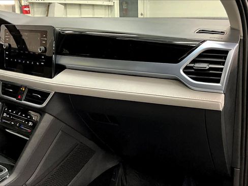 New 2026 Volkswagen Taos SE image 28