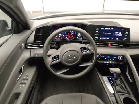 Used 2022 Hyundai Elantra SEL w/ Cargo Package FWD image 22