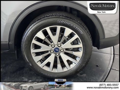 Used 2022 Ford Escape Titanium image 10