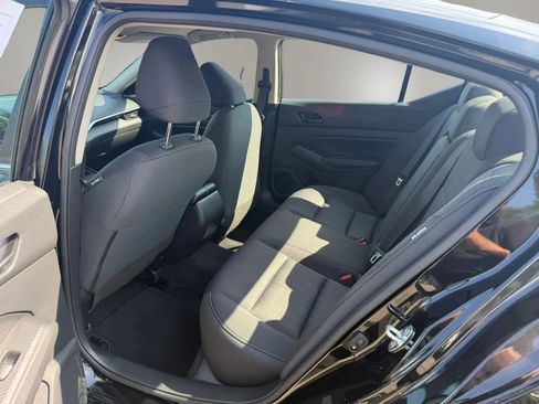 Used 2024 Nissan Altima 2.5 S FWD image 28