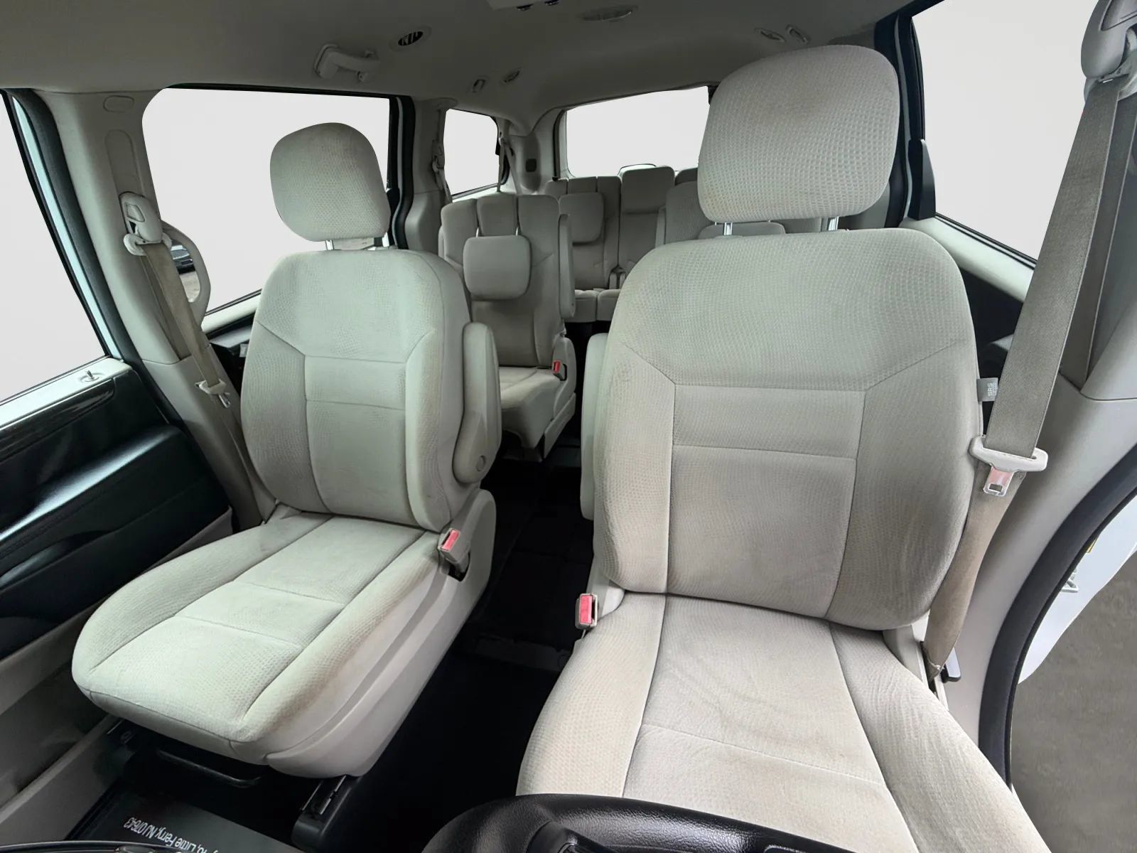 Used 2018 Dodge Grand Caravan SE w/ UConnect Hands-Free Group FWD image 13