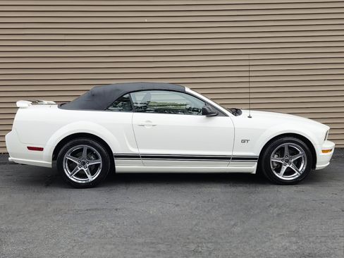 Used 2006 Ford Mustang GT image 7