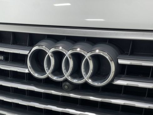 Used 2019 Audi Q7 3.0T Prestige w/ Prestige Package AWD/4WD image 40