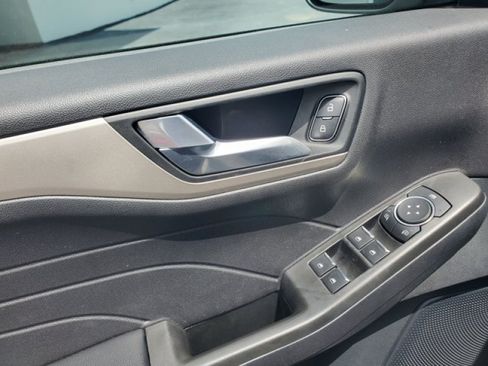 Used 2021 Ford Escape SE w/ SE Sport Appearance Package FWD image 12