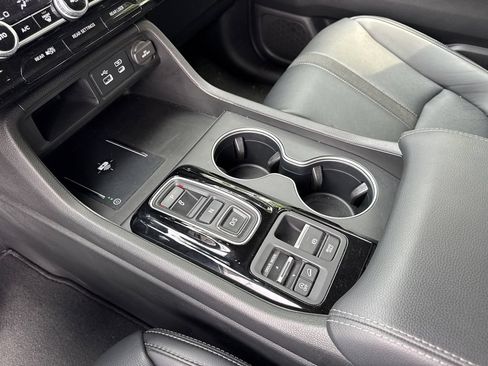 Used 2023 Honda Pilot Touring image 15