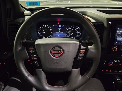 Used 2023 Nissan Frontier PRO-4X w/ Pro-4X Premium Package image 22