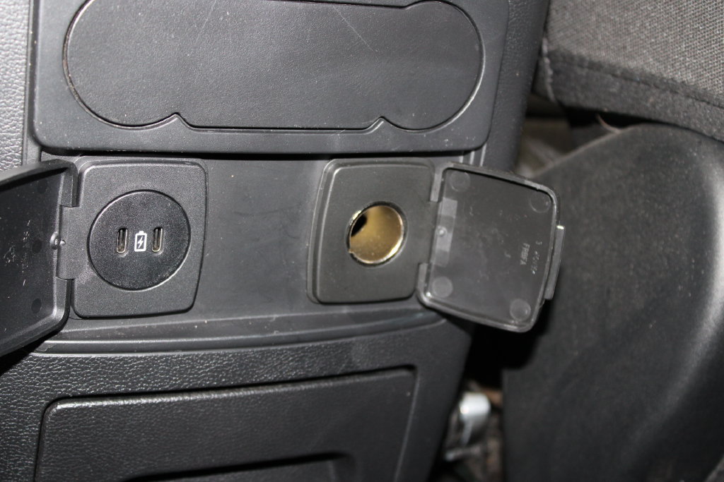Used 2024 Ford Explorer XLT RWD image 55