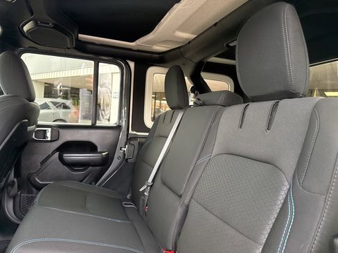 Used 2022 Jeep Wrangler Unlimited Rubicon 4xe w/ Cold Weather Group image 33