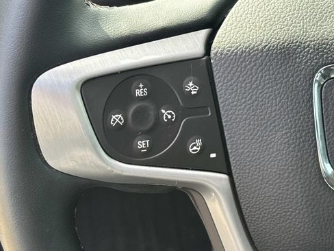 Used 2023 GMC Acadia SLT w/ Elevation Edition FWD image 24