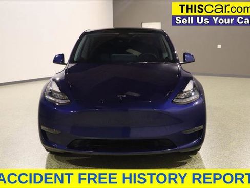 Used 2023 Tesla Model Y Long Range AWD/4WD image 2