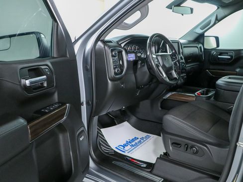 Used 2020 Chevrolet Silverado 1500 LT Trail Boss AWD/4WD image 3