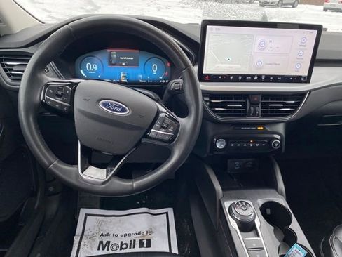 Used 2023 Ford Escape Platinum image 7