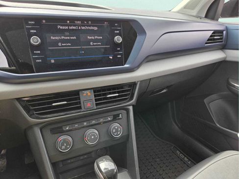 Used 2022 Volkswagen Taos SE image 33