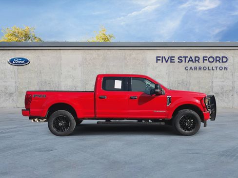 Certified 2022 Ford F250 XLT w/ Black Appearance Package AWD/4WD image 9