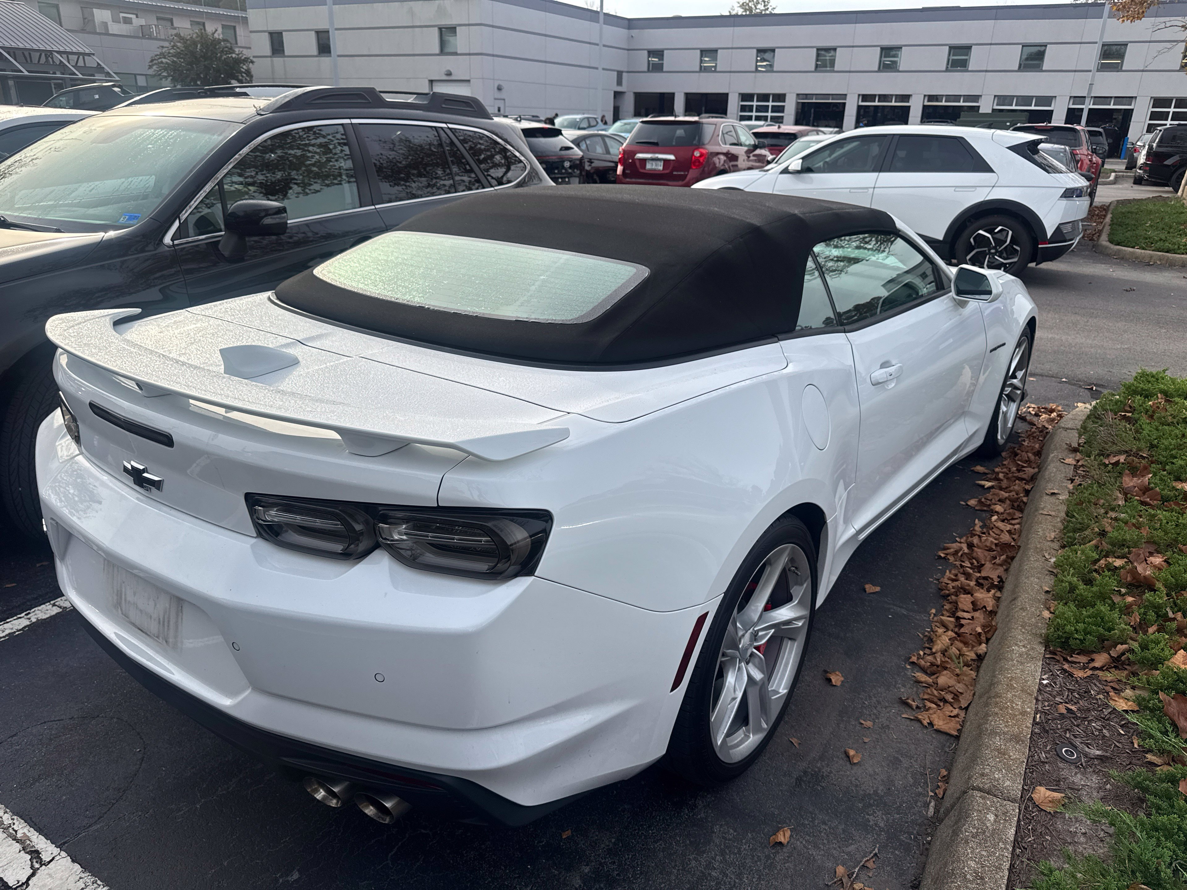 Used 2020 Chevrolet Camaro SS RWD image 9
