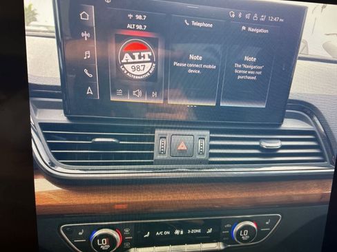 Used 2021 Audi Q5 Premium image 22