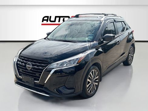 Used 2024 Nissan Kicks SV FWD image 3