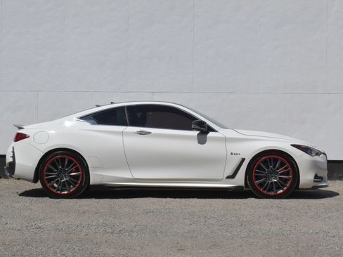 Used 2017 INFINITI Q60 Red Sport 400 RWD image 8