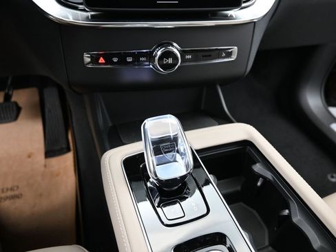 New 2025 Volvo XC90 T8 Core w/ Climate Package image 24