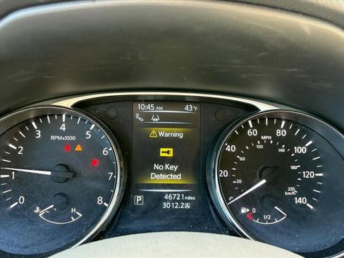 Used 2015 Nissan Rogue SV w/ SV Premium Package image 8