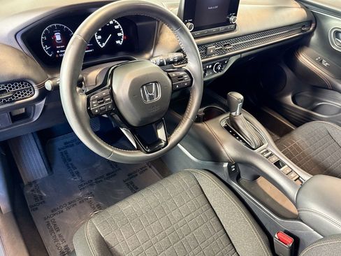 Used 2024 Honda HR-V Sport image 9