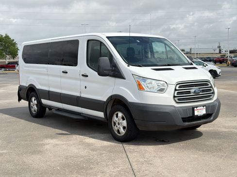 Used 2017 Ford Transit 350 XLT image 7