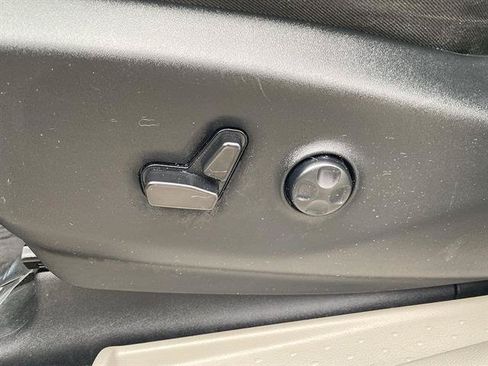 Used 2023 Chrysler Pacifica Touring-L FWD image 49