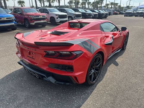 Used 2025 Chevrolet Corvette Z06 RWD image 16